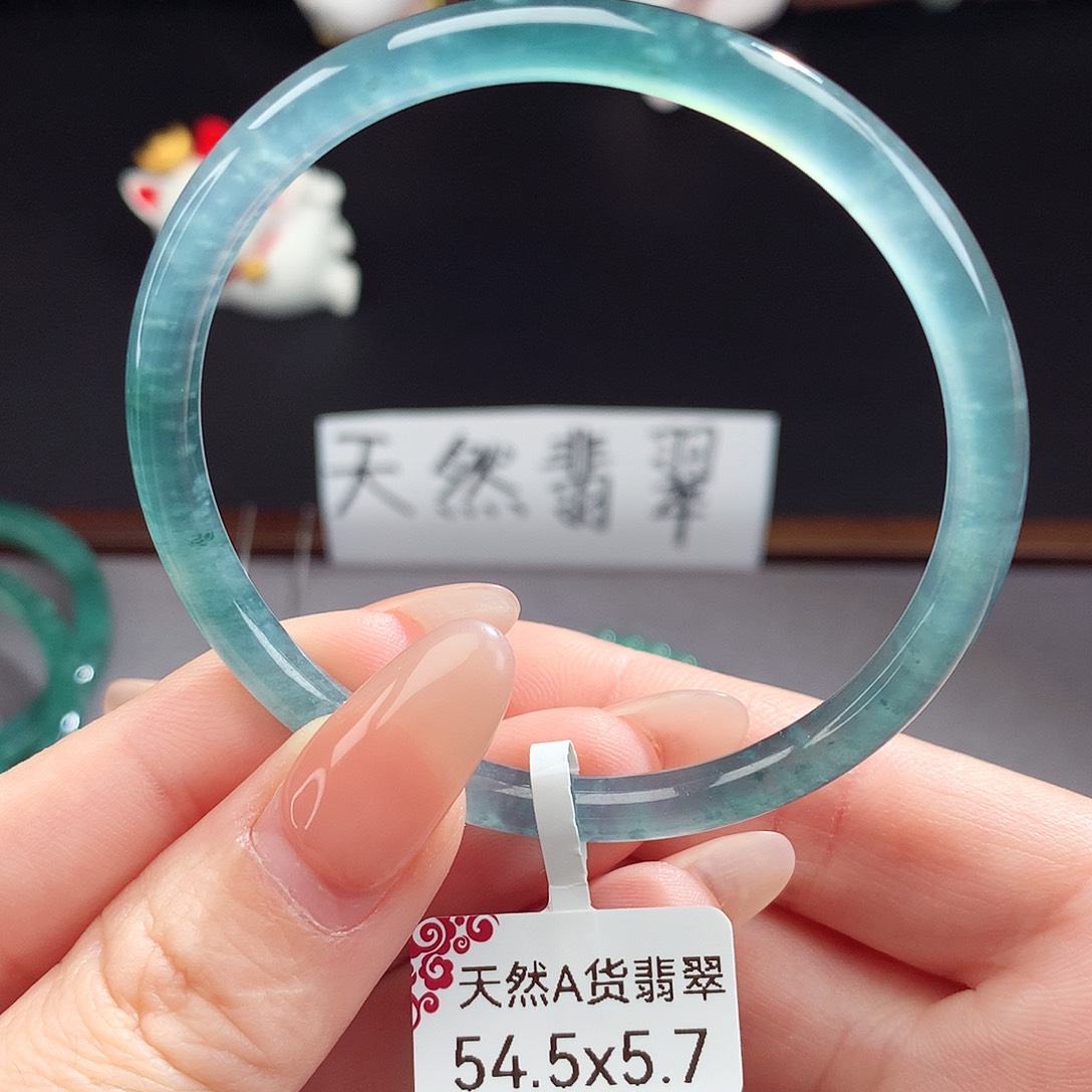 翡翠手镯（圆镯）未镶嵌