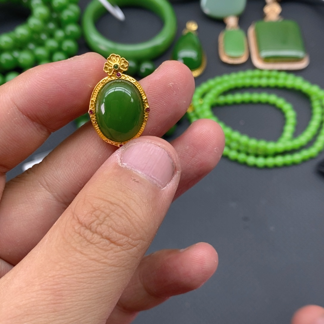 和田玉（碧玉）颈饰银S925镀金镶嵌