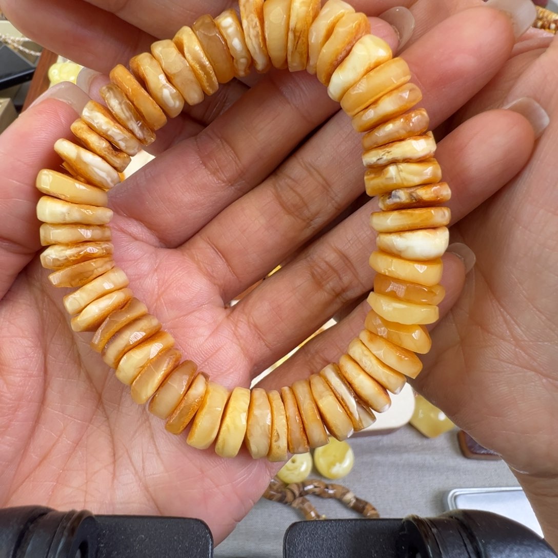 蜜蜡裸石未镶嵌蜜蜡