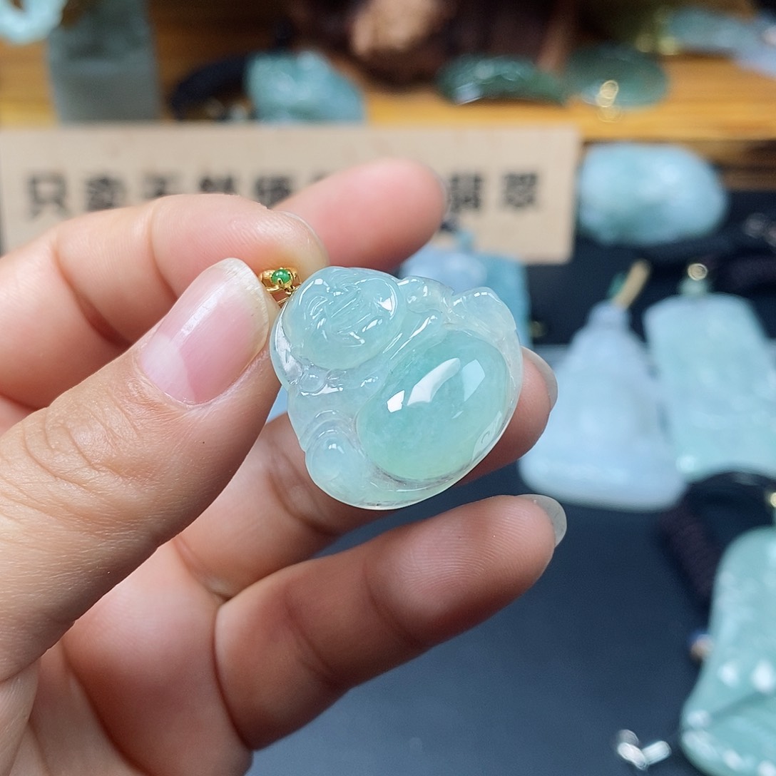 翡翠颈饰未镶嵌奥***鸥翡翠