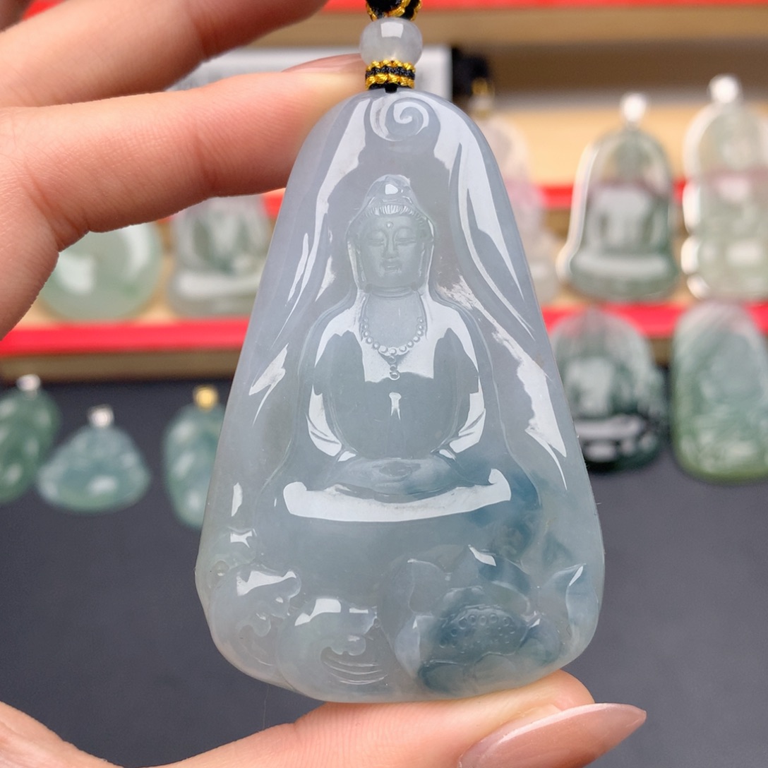 翡翠未镶嵌颈饰素衣