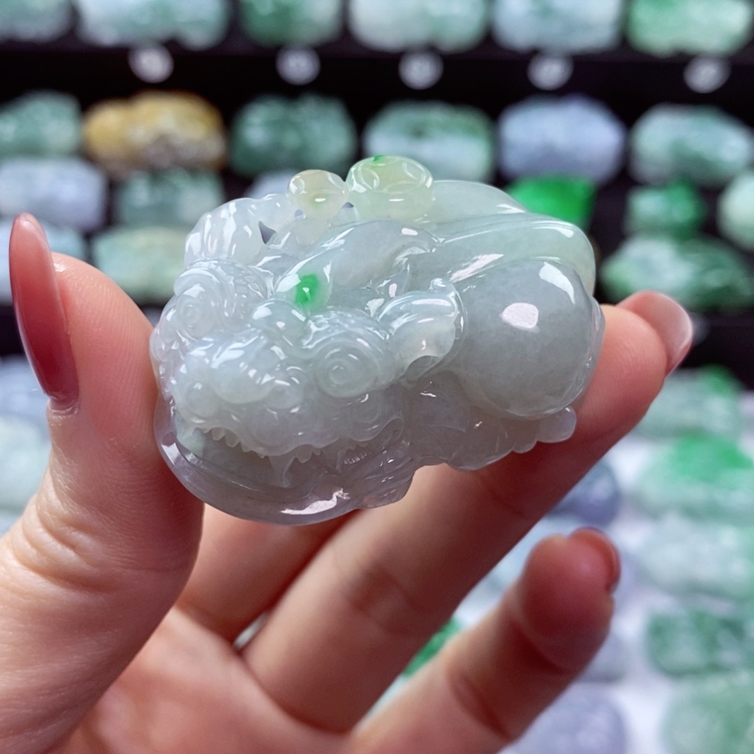 翡翠颈饰未镶嵌大*粗天然