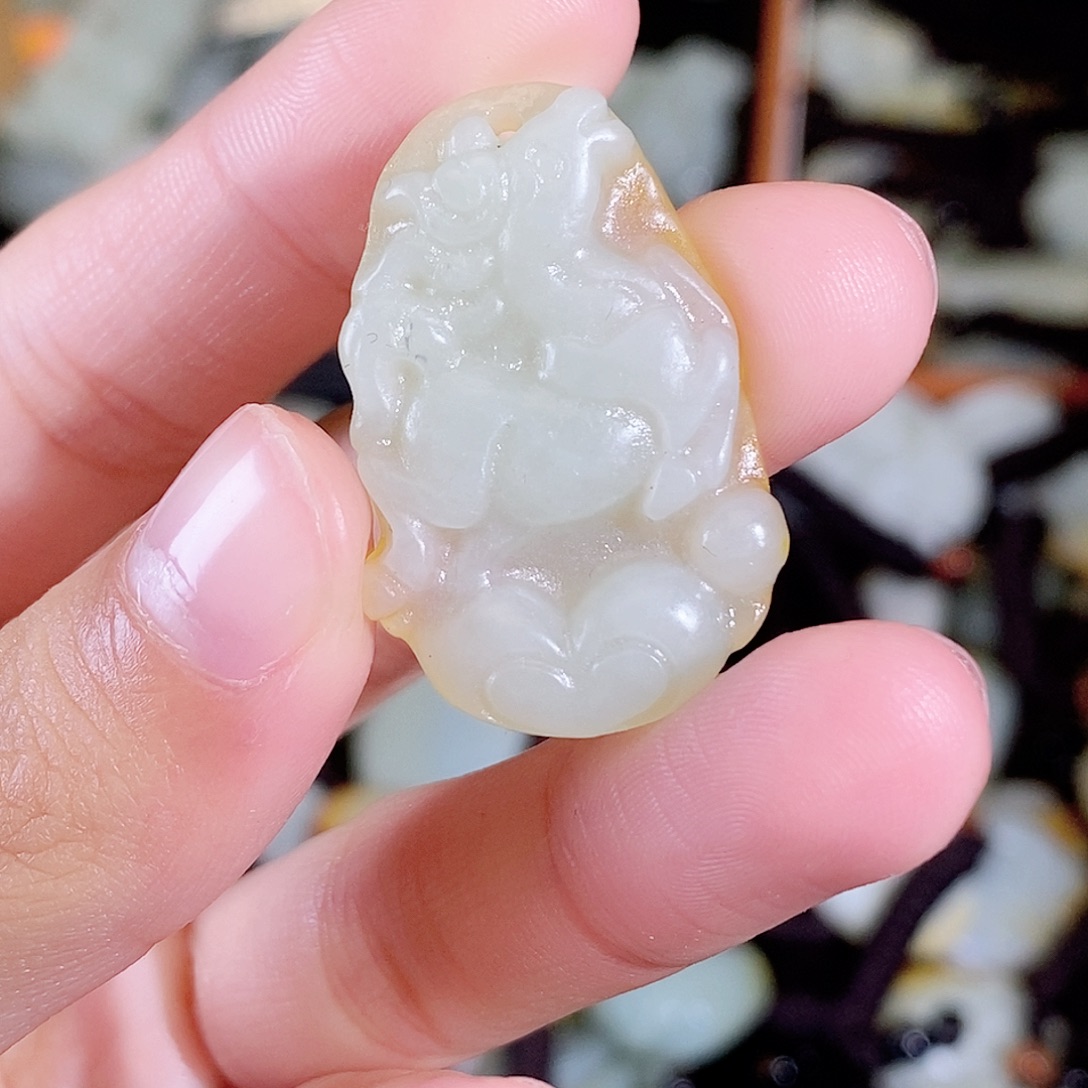 和田玉未镶嵌颈饰