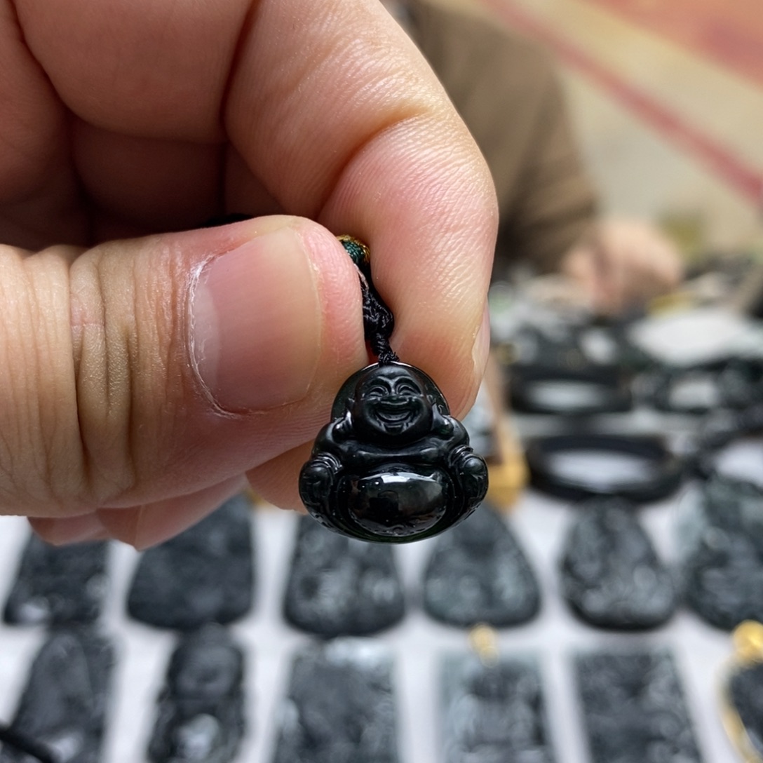 翡翠未镶嵌颈饰小佛公