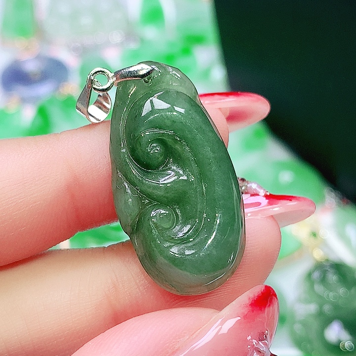 翡翠未镶嵌项圈翡翠