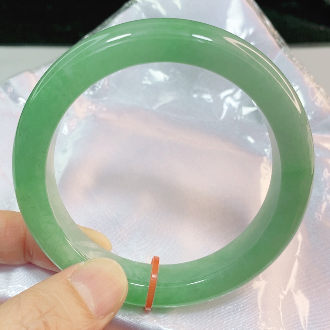 翡翠手镯未镶嵌60.3圈口正圈