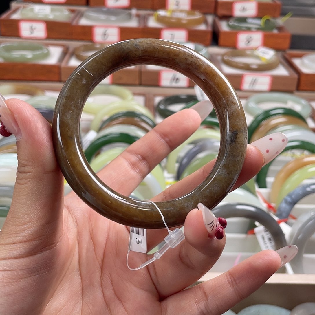 【闪购商品】和田玉手镯未镶嵌