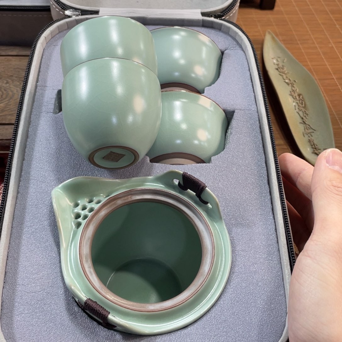 瓷片。。。。。。。。。。。。。。。。。