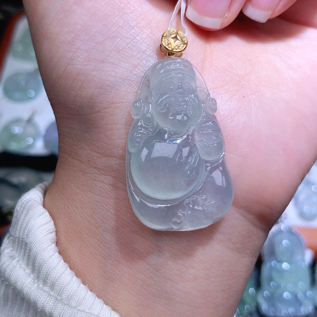 翡翠18K金镶嵌颈饰财神爷