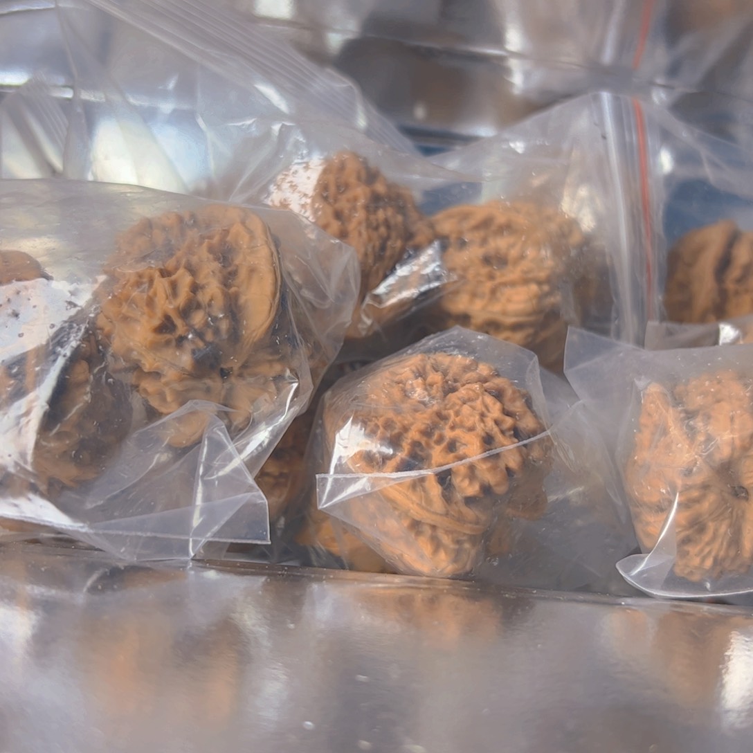 把件文玩核桃兜****情官帽12