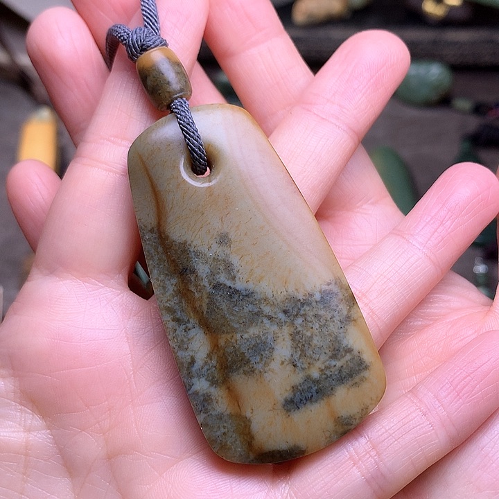 岫岩河磨玉（透闪石质玉）挂件未镶嵌