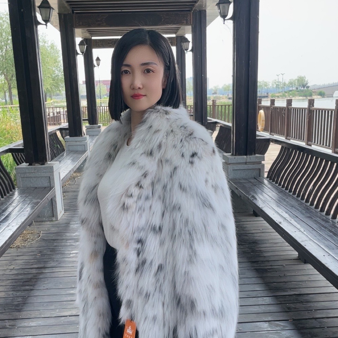 全白高舍长款衣服