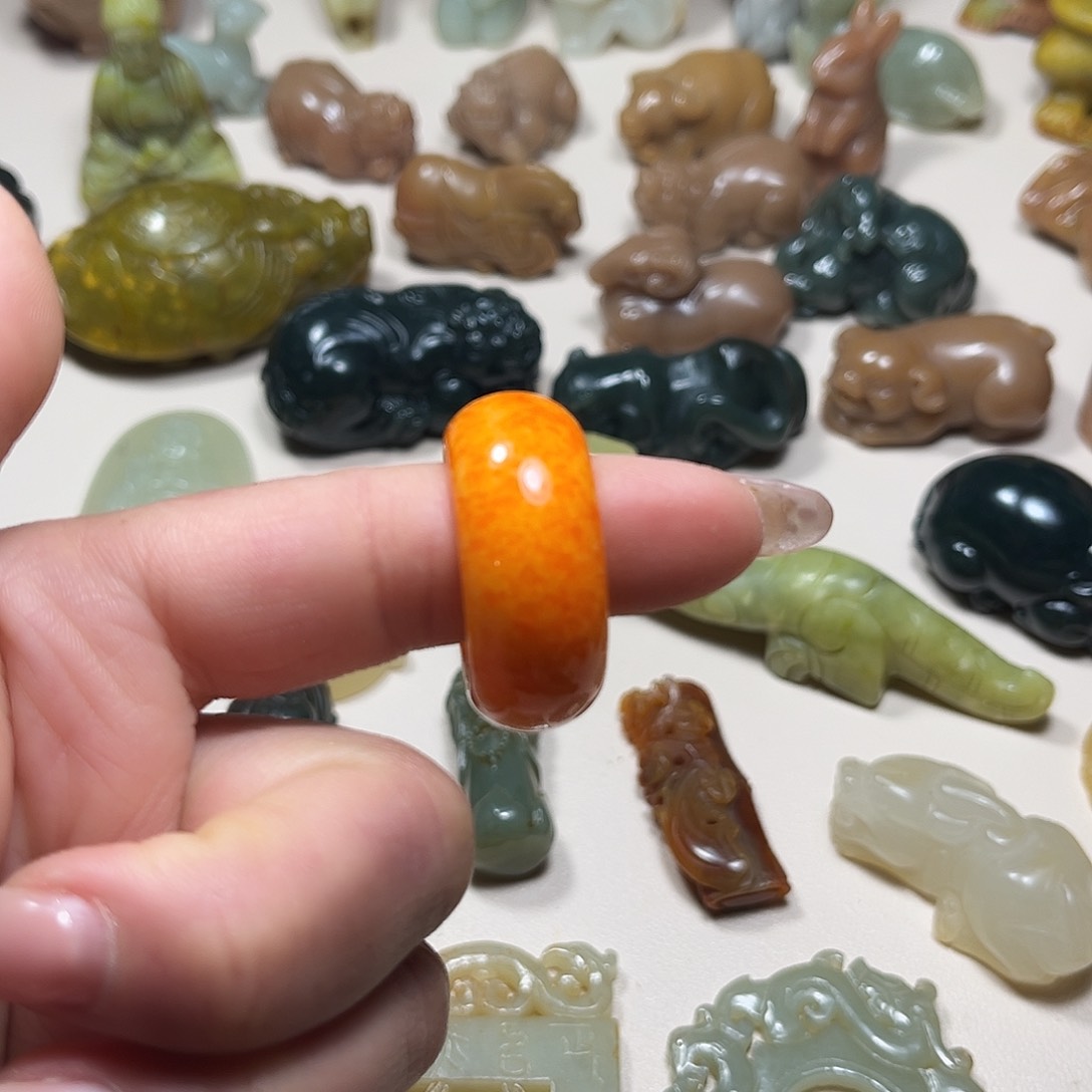 白玉菩提吊坠白玉菩提吊坠