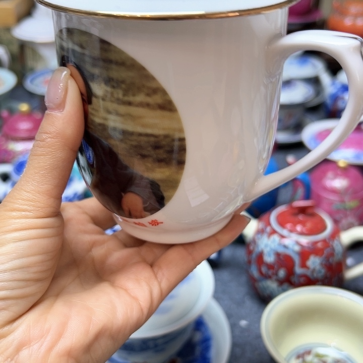 景德镇的瓷器也有很多