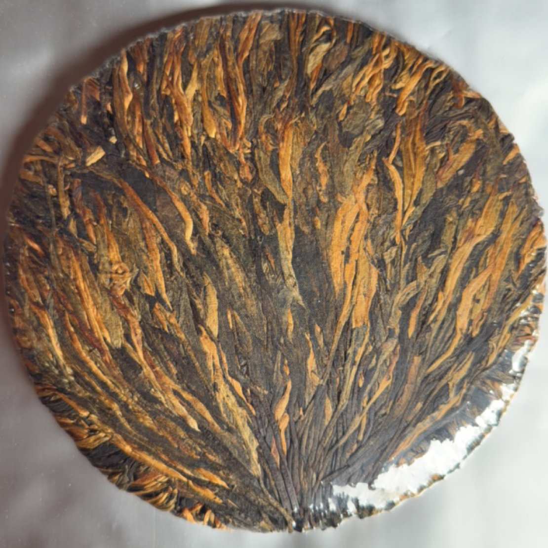 云南滇红古树晒红《孔雀金饼》金枝玉叶东方美人