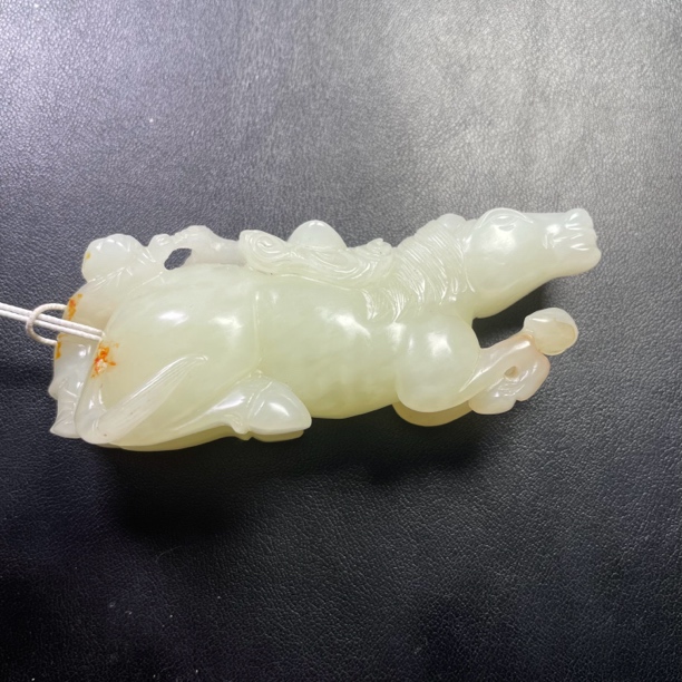 老库房和田白玉马摆件