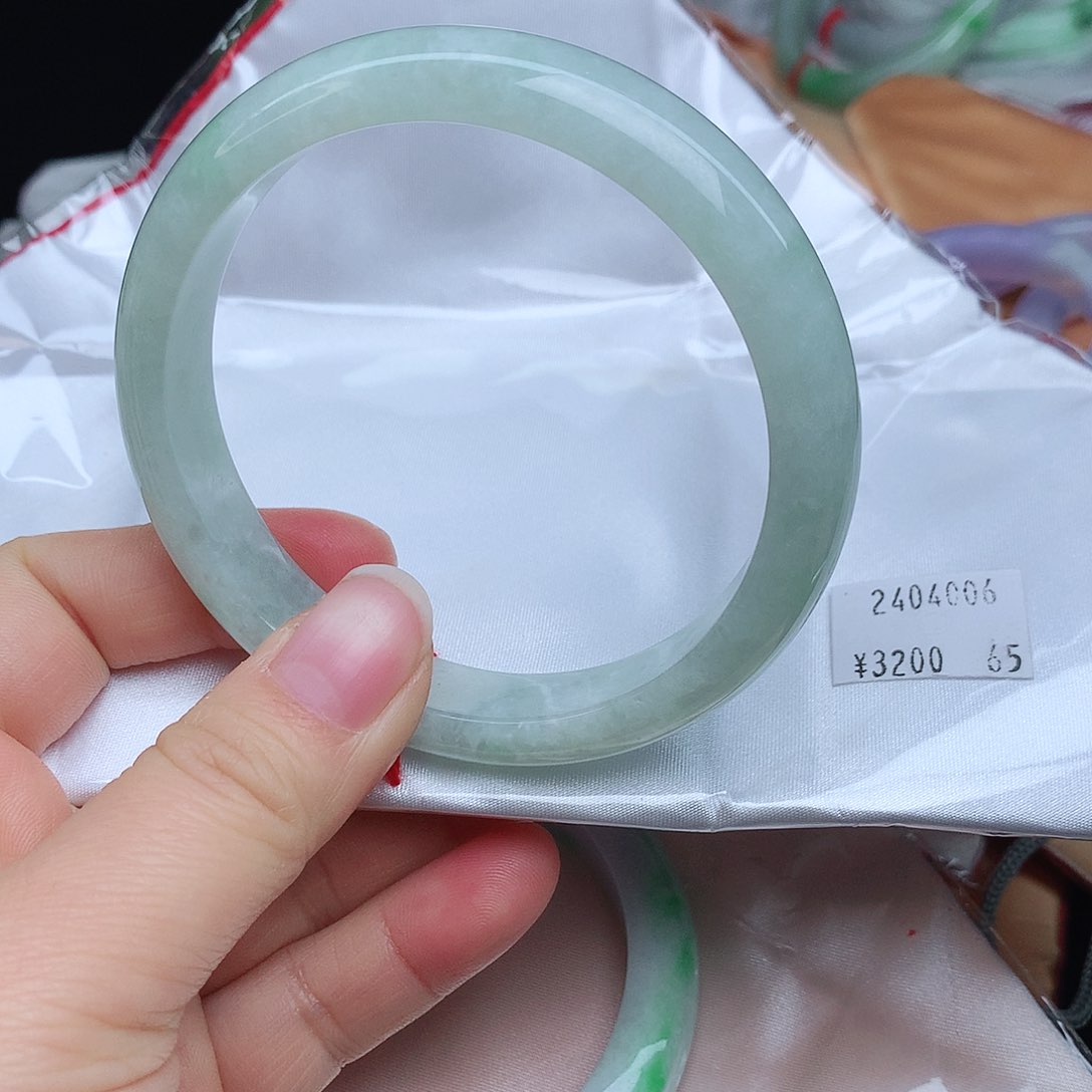 翡翠手镯未镶嵌.***d2404006ccvbb