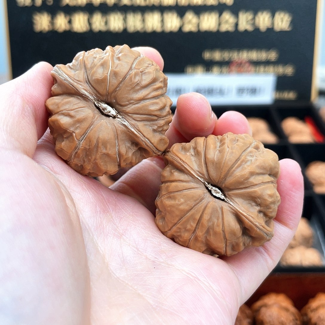 把件文玩核桃心***。S4010