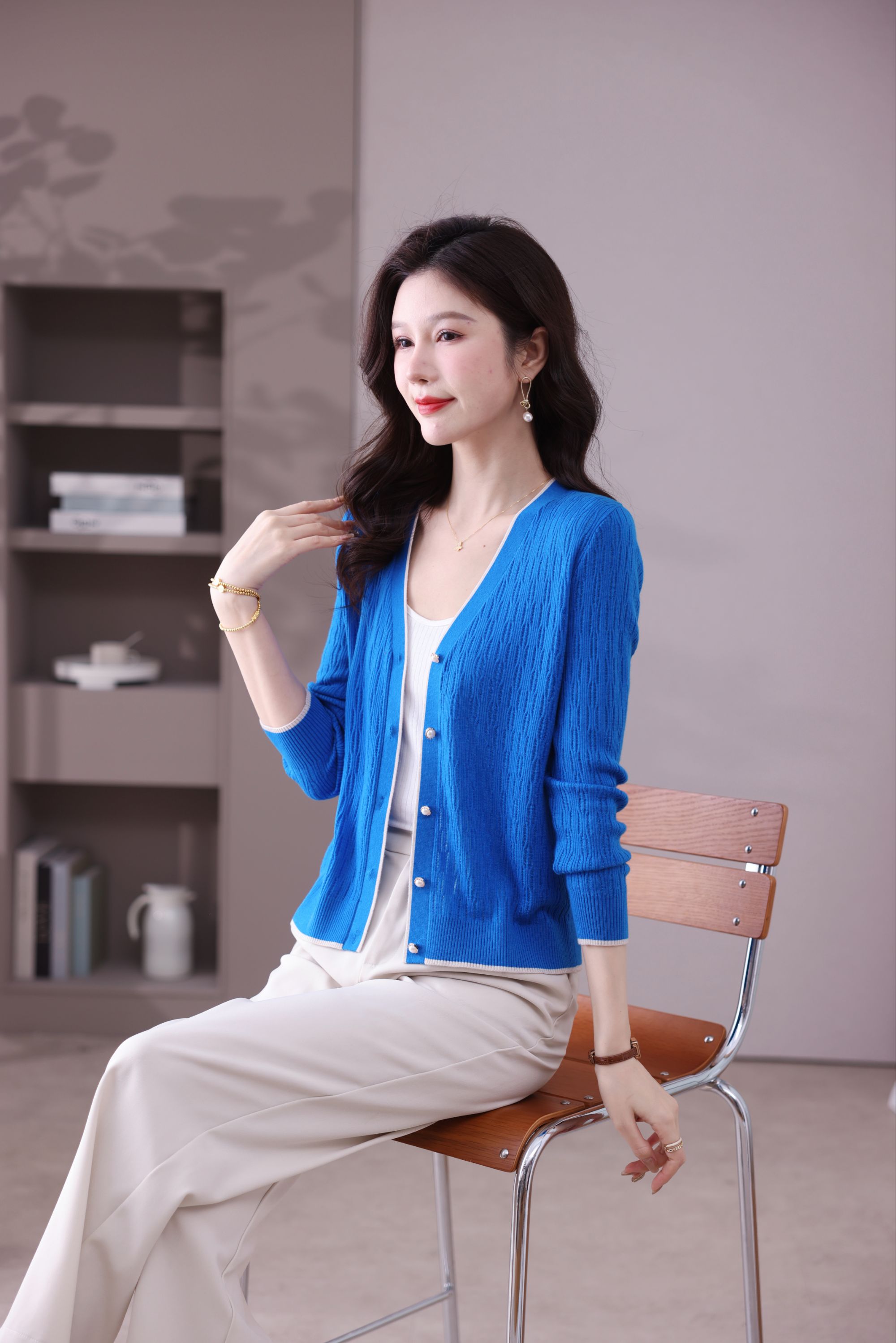 【精纺羊毛】2025年拼色时尚百搭遮肉显瘦宽松套头短袖女式开衫