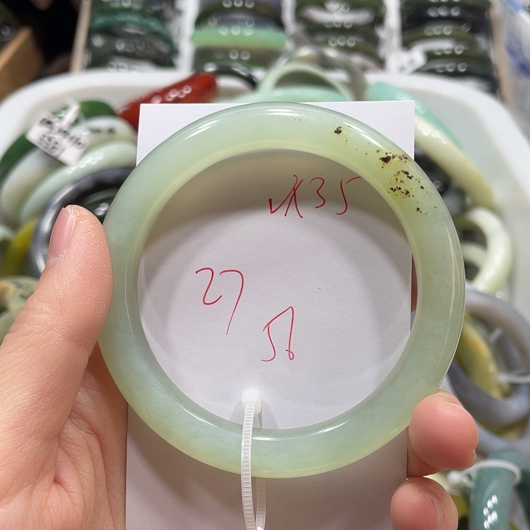 蛇纹石玉手镯未镶嵌