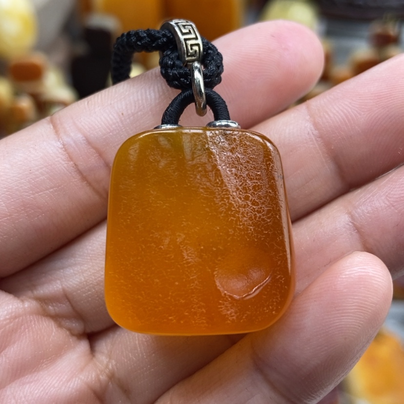 【闪购商品】琥珀颈饰未镶嵌