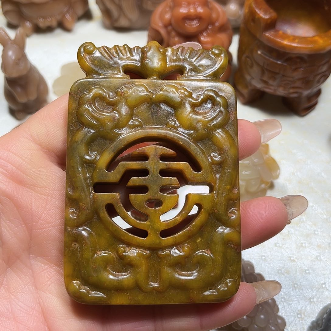 白玉菩提吊坠白玉菩提吊坠
