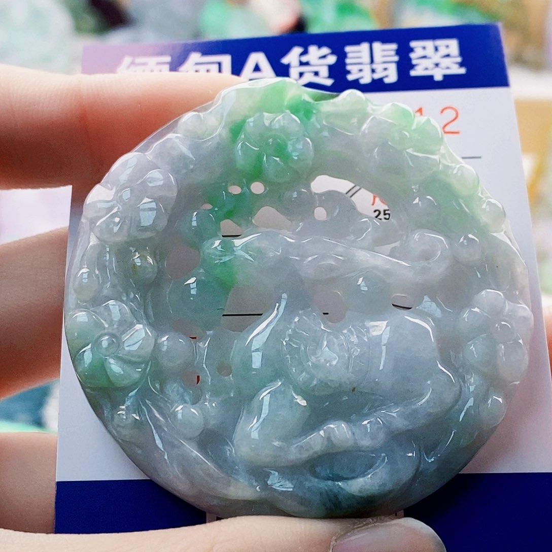吊坠(不含链)未镶嵌翡翠