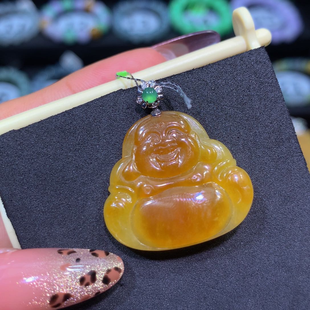 翡翠18K金镶嵌颈饰