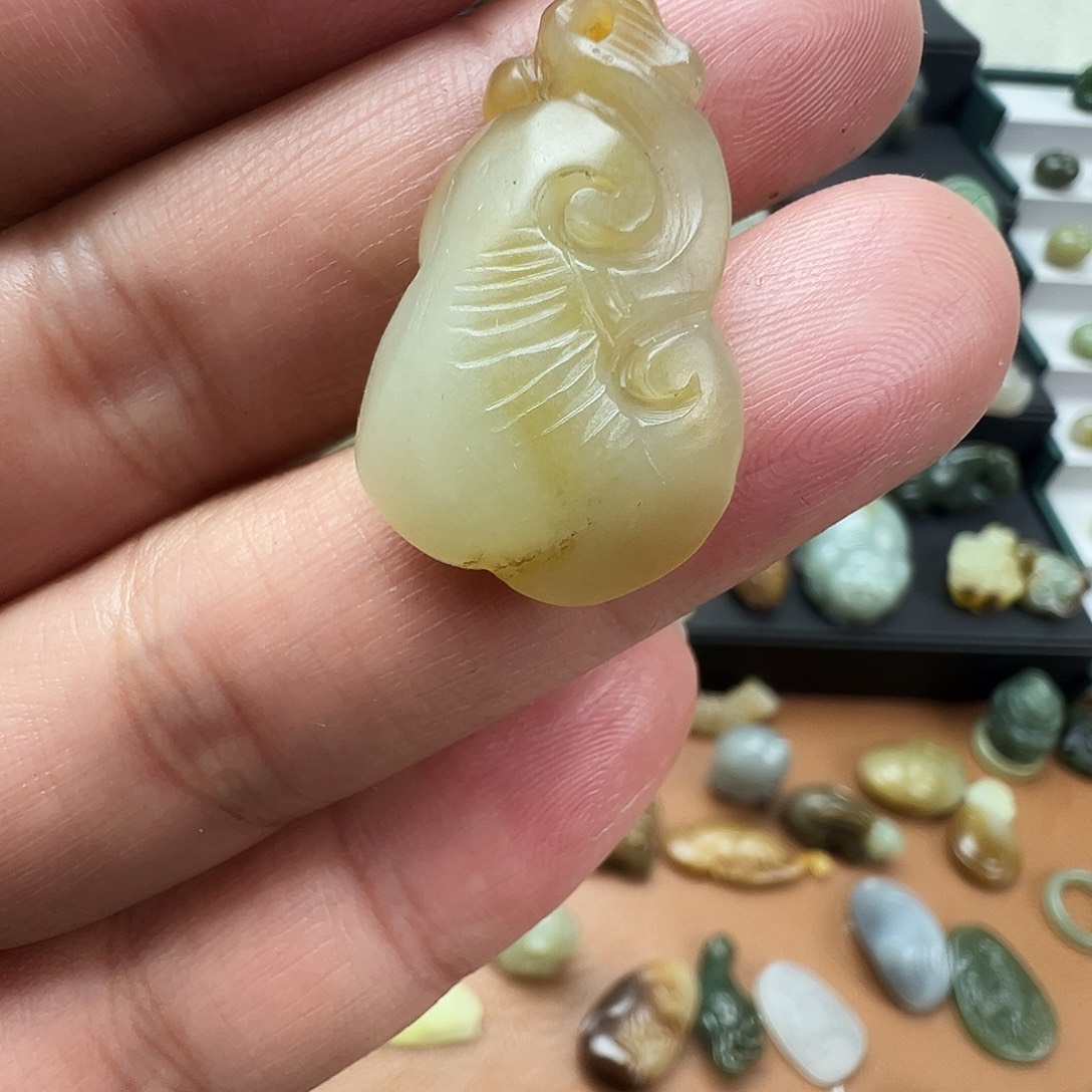 和田玉（糖玉）未镶嵌珠宝半成品