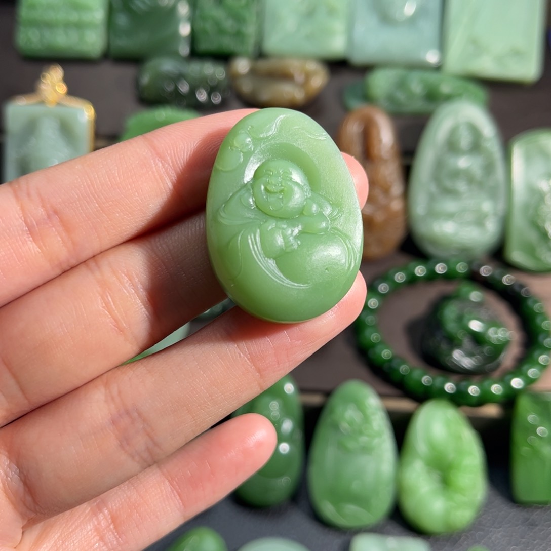 和田玉挂件未镶嵌耿*粉青佛牌定制