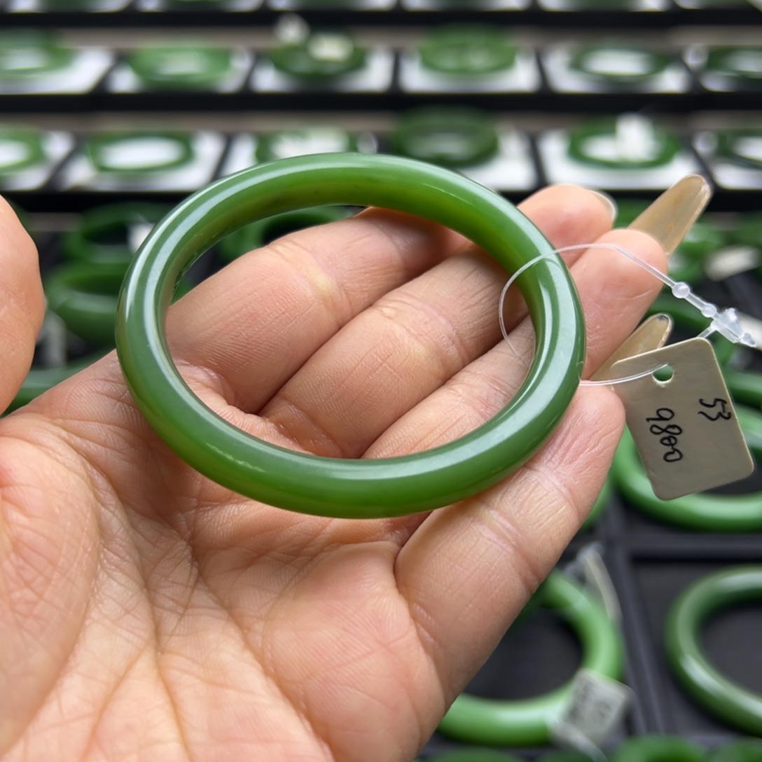 和田玉（碧玉）未镶嵌手镯