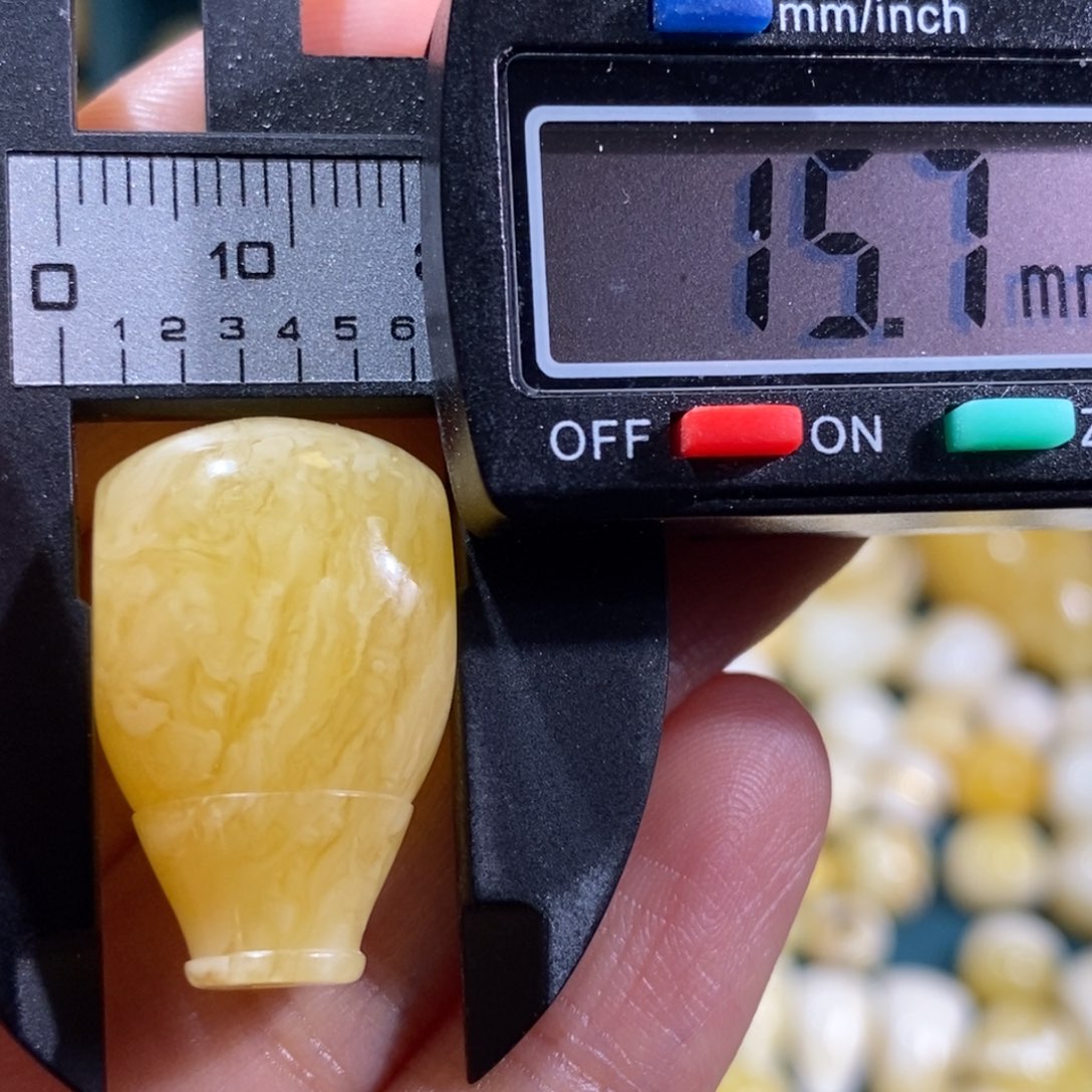 蜜蜡裸石未镶嵌配饰