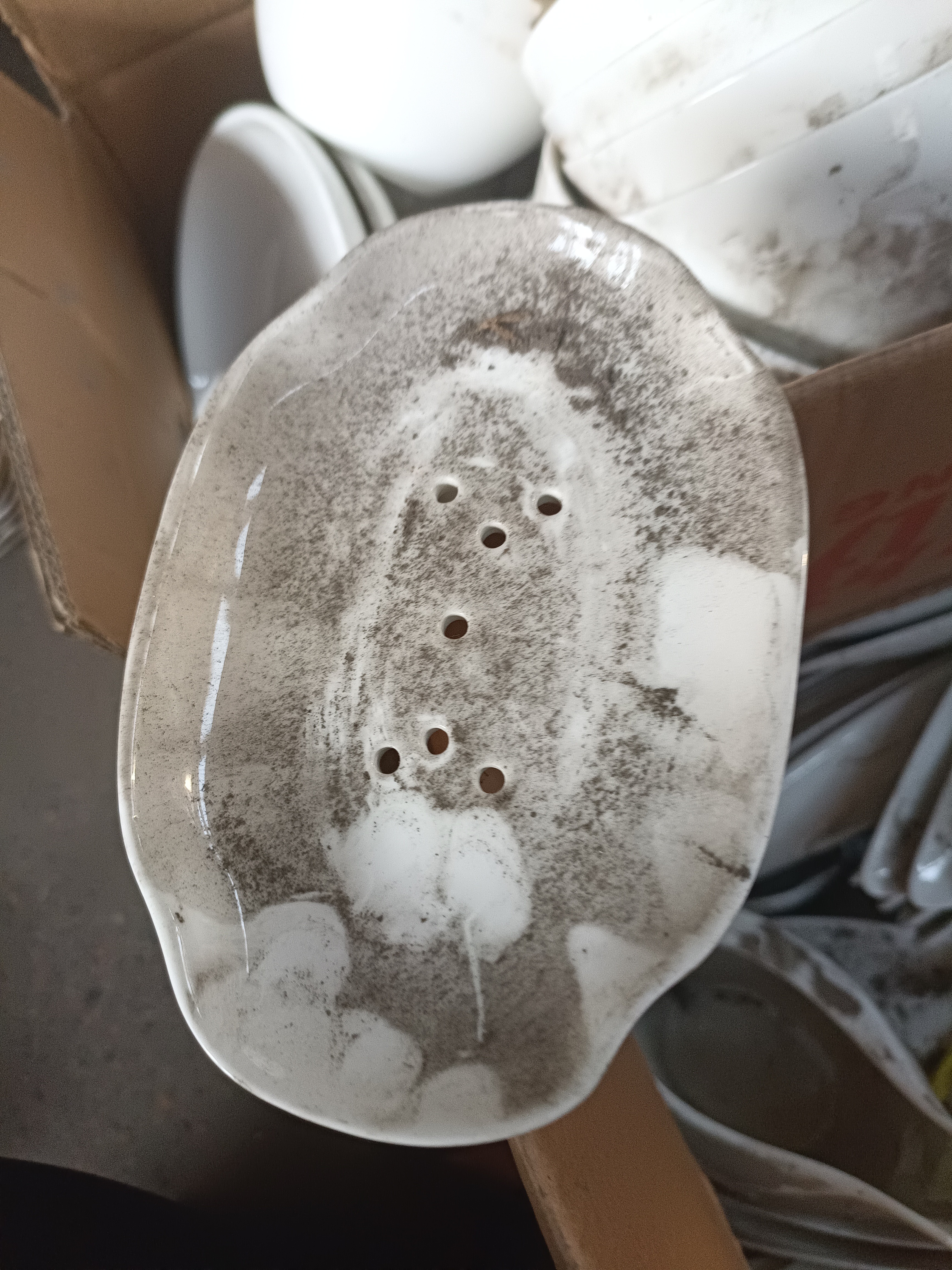 磁州窑出口尾货骨瓷肥皂盒一个