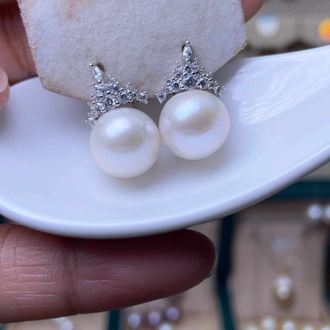 淡水珍珠耳环未镶嵌