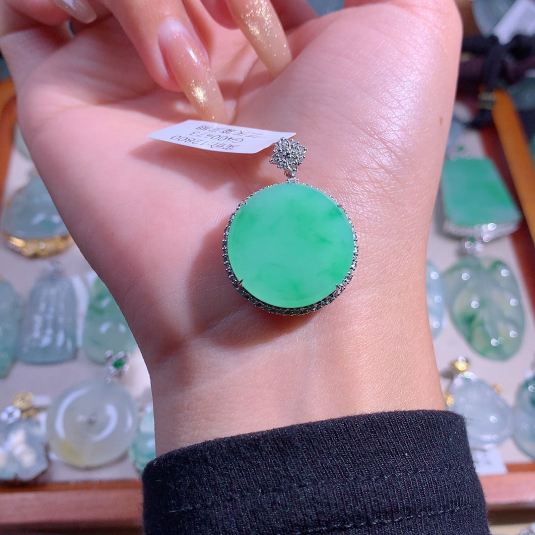 翡翠吊坠(不含链)18K金镶嵌