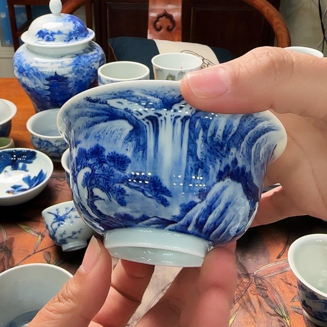 +*宝张玲玲手绘山水盖碗