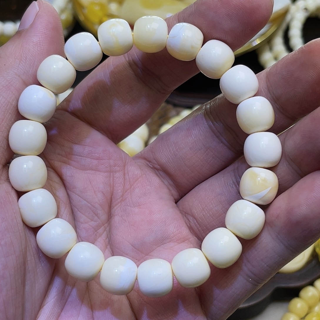 蜜蜡手串未镶嵌10m石膏瓷白超润毕业