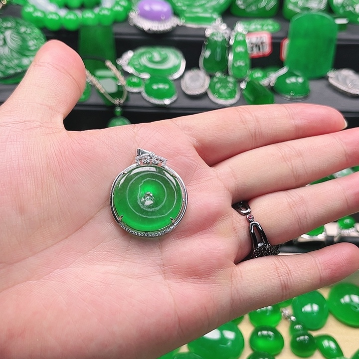 翡翠未镶嵌手链挂件