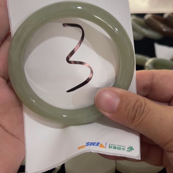 *****和田玉手镯未镶嵌