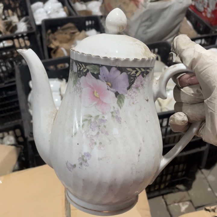 其他盘子碗砂锅都有