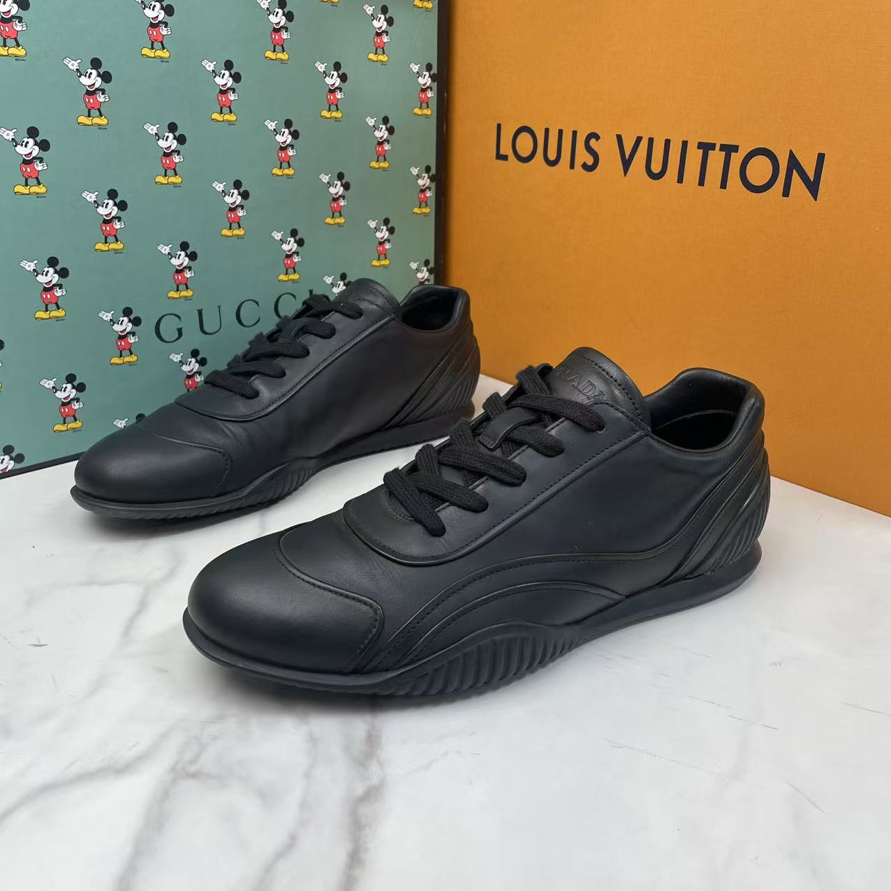 95新 Prada/普拉达 黑色皮面潮流百搭舒适休闲经典板鞋/40.5码