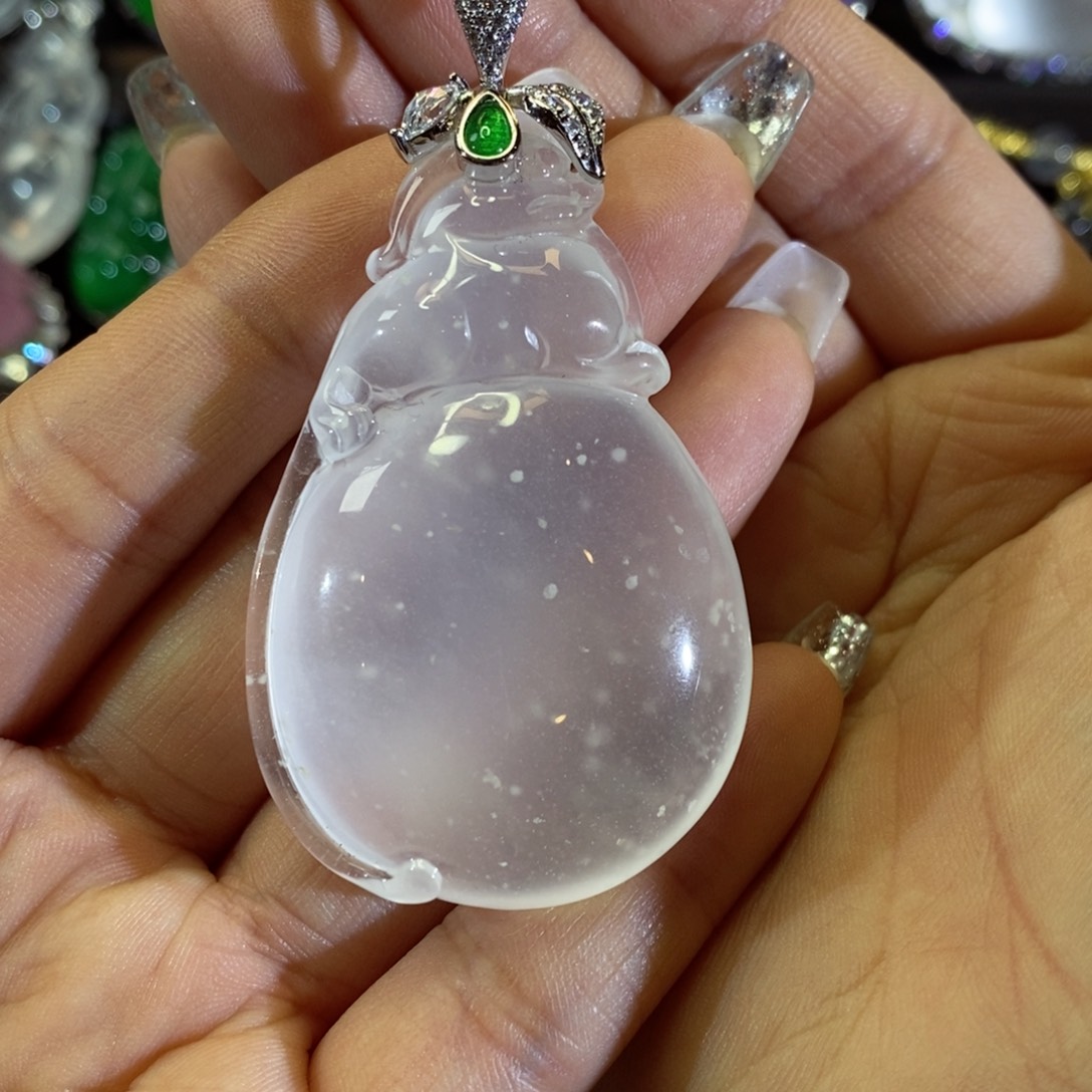 石英质玉未镶嵌颈饰