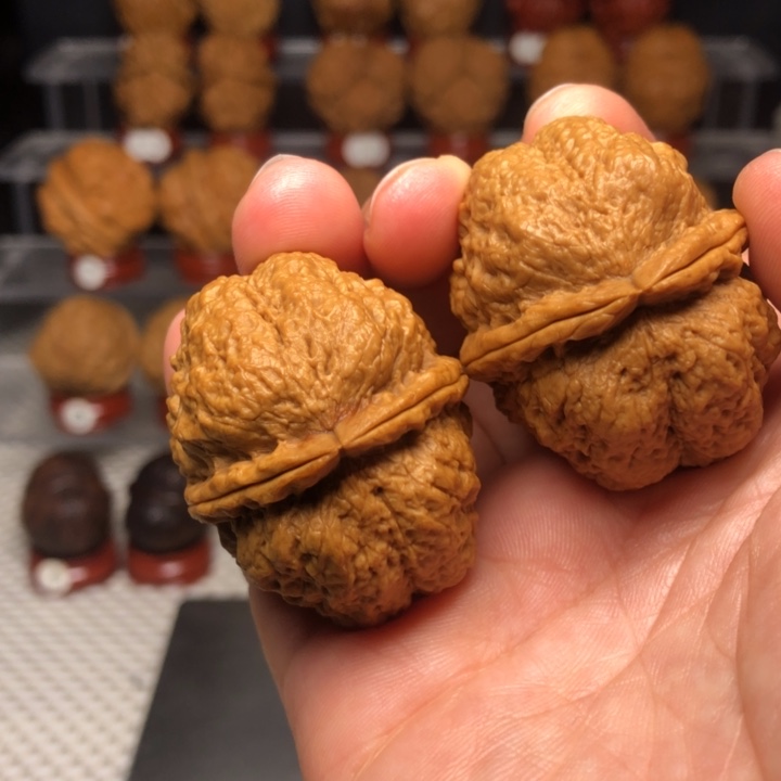 倔***子把件文玩核桃201古树蚂蚁开背王