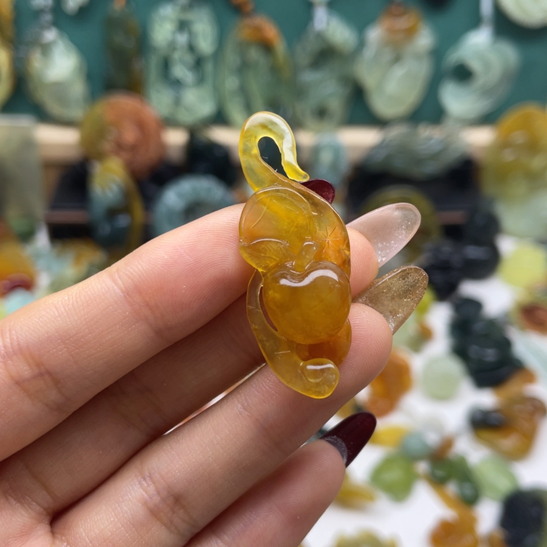 蛇纹石玉颈饰未镶嵌