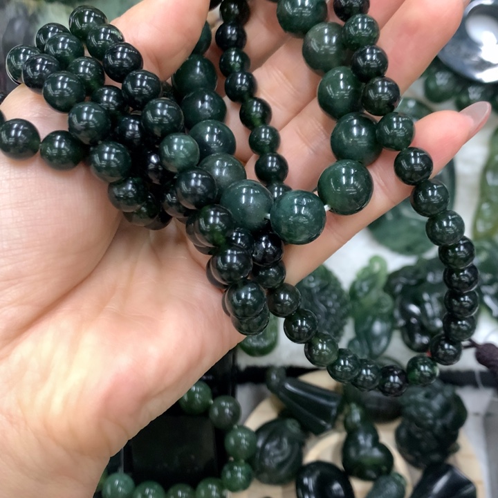 野***风蛇纹石玉未镶嵌颈饰