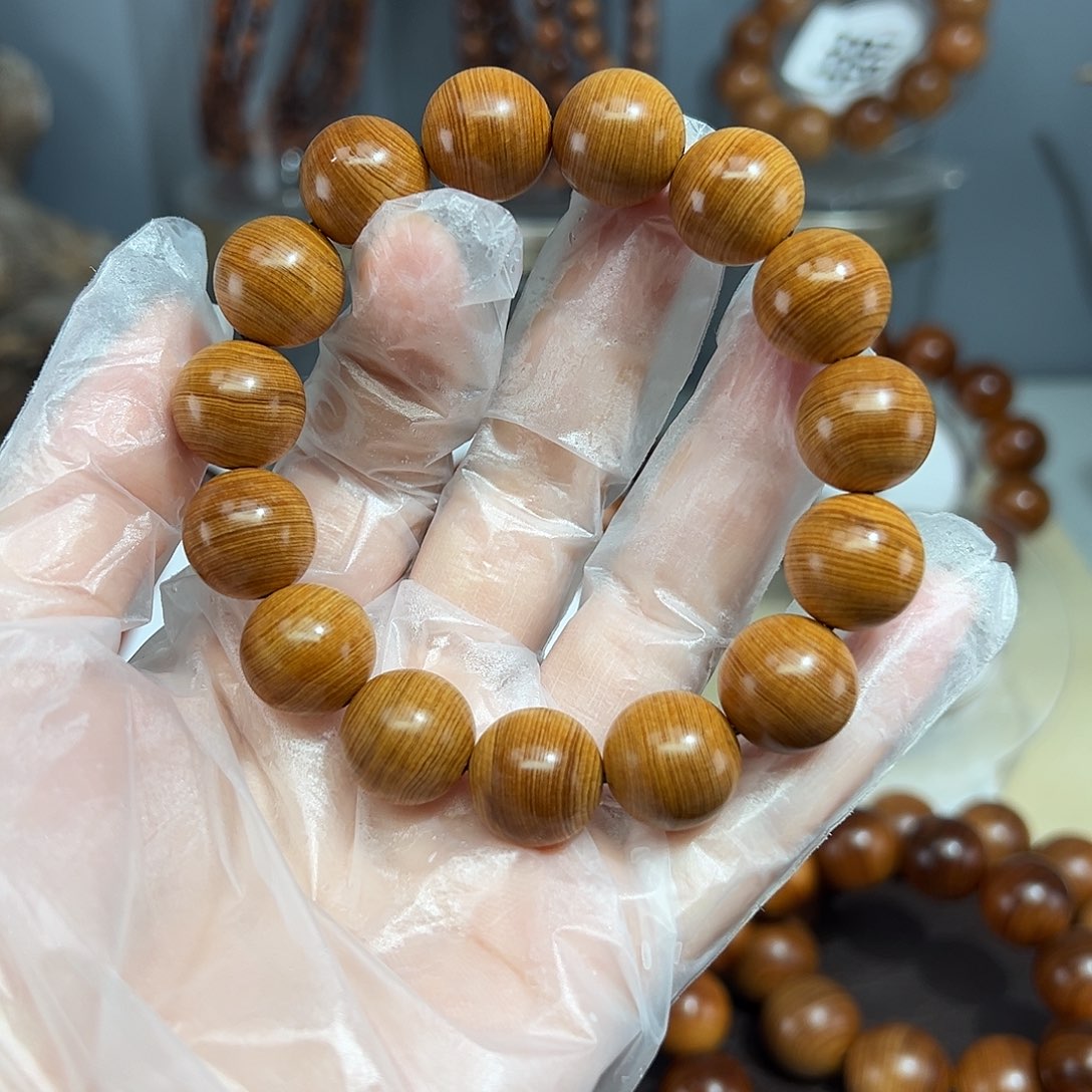 灵***柏木（崖柏）1.5高红油果甜香  