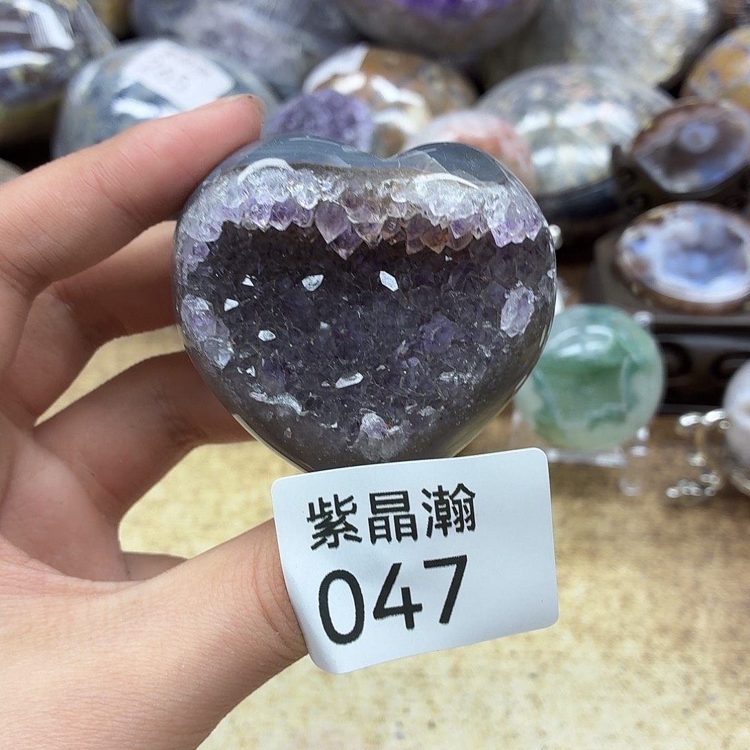 紫晶未镶嵌大型摆件（非配饰）