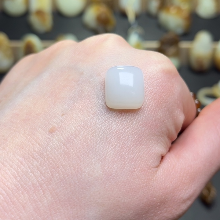 和田玉（糖玉）未镶嵌颈饰