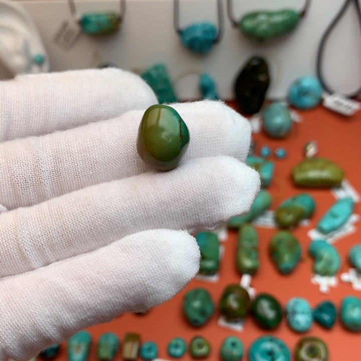 绿松石未镶嵌珠宝奇石