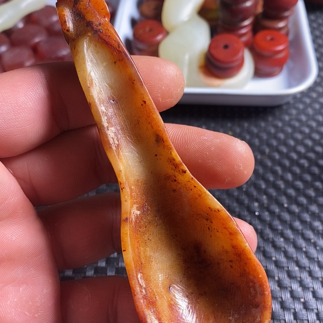 岫玉未镶嵌珠宝奇石